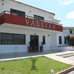 Vallian Village 3* Paradeísion