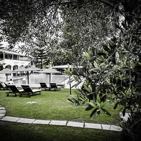 Otel Vallian Village