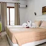 מלון Vallian Village
