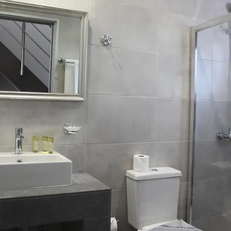 Vallian Village Hotel 3*