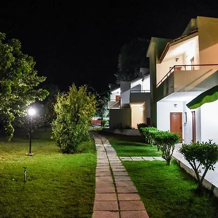 Hotel Vallian Village 3*