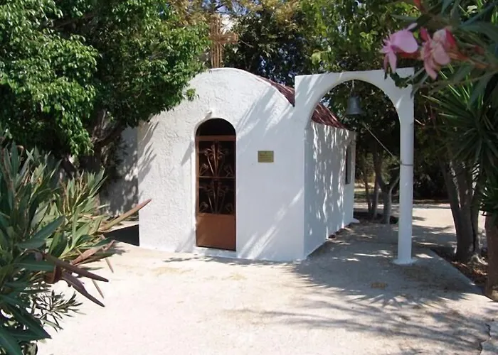 호텔 Vallian Village 3*