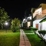Hotel Vallian Village 3*