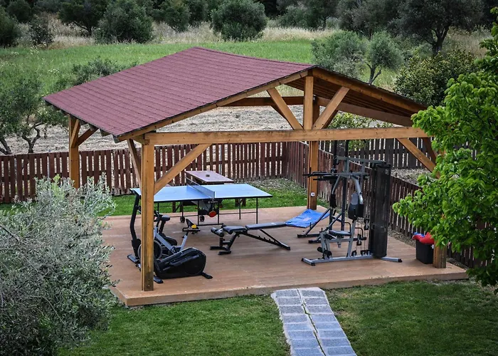 فندق Vallian Village 3*