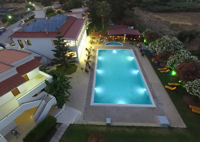 Vallian Village فندق